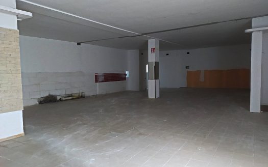 RIF: 733 LOCALE COMMERCIALE CENTRALISSIMO