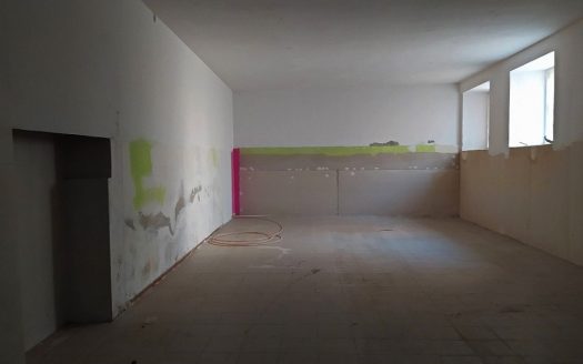 RIF: 733 LOCALE COMMERCIALE CENTRALISSIMO