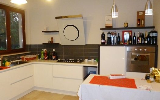 RIF: 127 INDIPENDENZA E AMPIO GIARDINO!