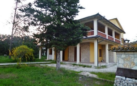 RIF: 127 INDIPENDENZA E AMPIO GIARDINO!