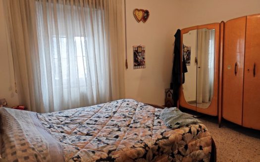 RIF. 822 INDIPENDENTE CON  DUE APPARTAMENTI