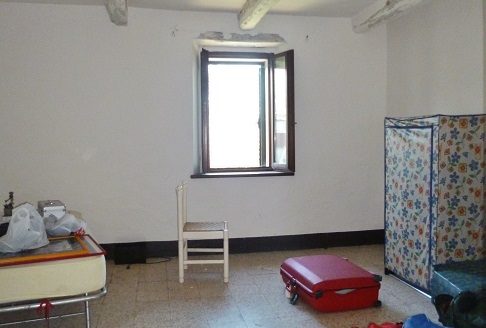 RIF: 308 AMPIO CASALE VICINO AI SERVIZI