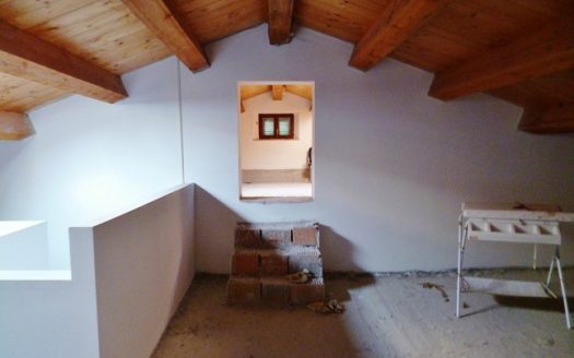 RIF: 308 AMPIO CASALE VICINO AI SERVIZI