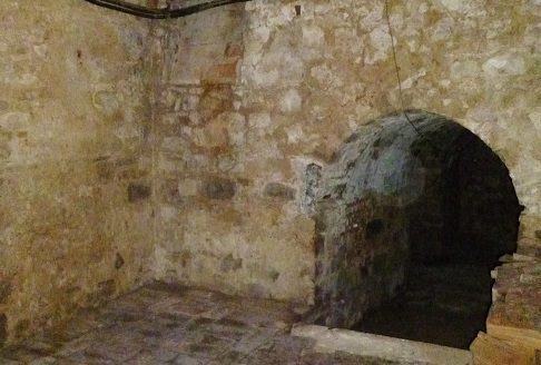 RIF: 308 AMPIO CASALE VICINO AI SERVIZI