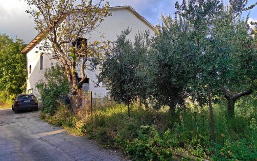 RIF. 842 – 2 CASE AL PREZZO DI 1!!!