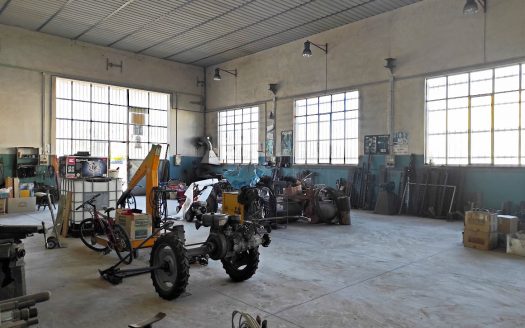 CAPANNONE INDUSTRIALE