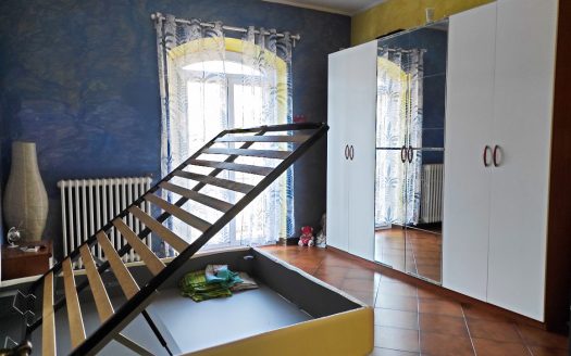 RIF. 863 VILLA STRADA VILLETTA DI TESTA CON GIARDINO PRIVATO