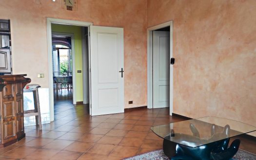 RIF. 863 VILLA STRADA VILLETTA DI TESTA CON GIARDINO PRIVATO