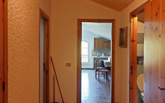 RIF. 863 VILLA STRADA VILLETTA DI TESTA CON GIARDINO PRIVATO