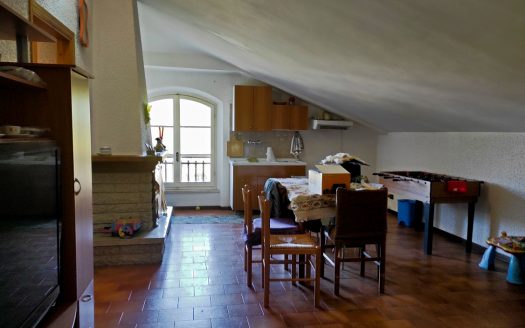 RIF. 863 VILLA STRADA VILLETTA DI TESTA CON GIARDINO PRIVATO
