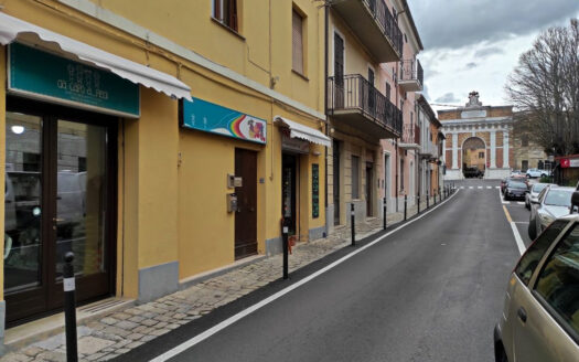 rif. 873 ATTIVITA’ COMMERCIALE AVVIATA A CINGOLI