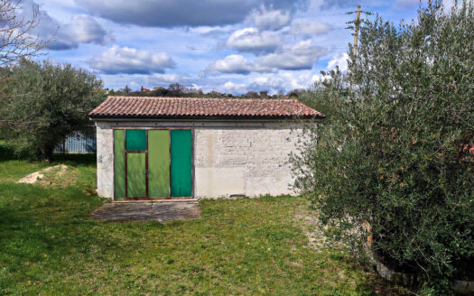 RIF. 875 SOLUZIONE BIFAMILIARE VERSANTE MACERATA