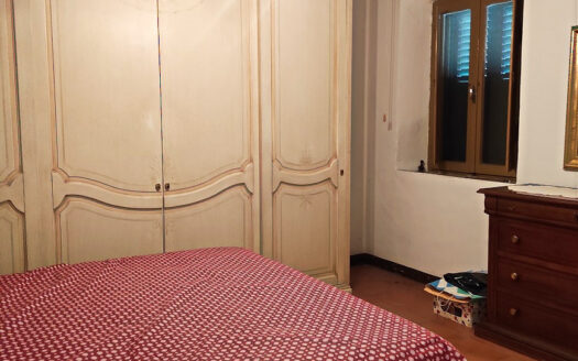 RIF. 875 SOLUZIONE BIFAMILIARE VERSANTE MACERATA