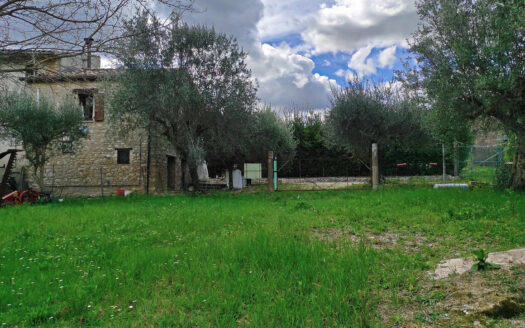 RIF. 875 SOLUZIONE BIFAMILIARE VERSANTE MACERATA