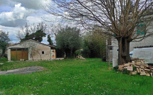 RIF. 875 SOLUZIONE BIFAMILIARE VERSANTE MACERATA