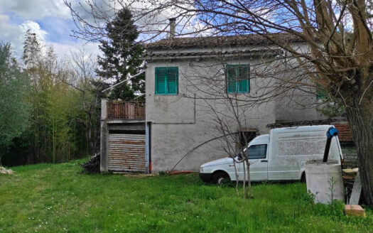 RIF. 875 SOLUZIONE BIFAMILIARE VERSANTE MACERATA