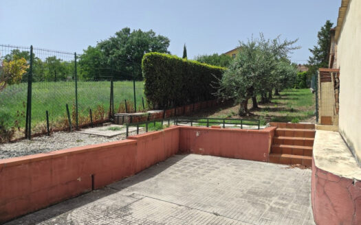 RIF. 894 VICINANZE VILLA STRADA