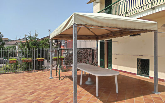 RIF. 894 VICINANZE VILLA STRADA