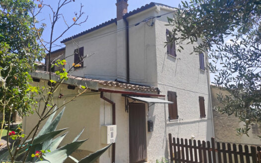 RIF. 902 CASINA DI CAMPAGNA