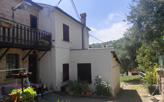 RIF. 902 CASINA DI CAMPAGNA