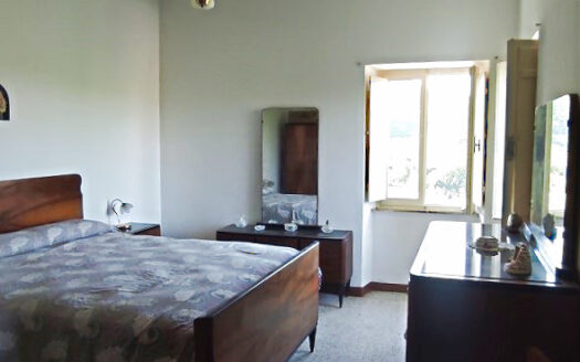 RIF. 901 CUPRAMONTANA CASALE CON TERRENO