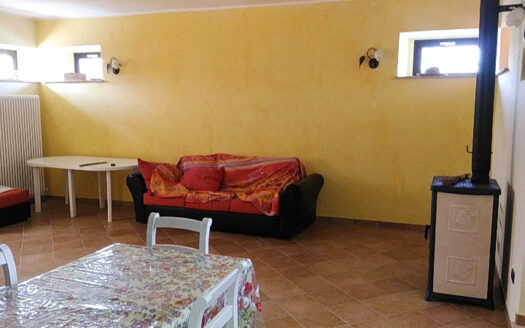 RIF. 901 CUPRAMONTANA CASALE CON TERRENO