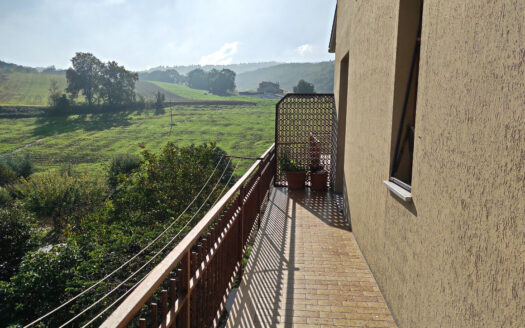 RIF. 913 APPARTAMENTO CON GIARDINO E GARAGE