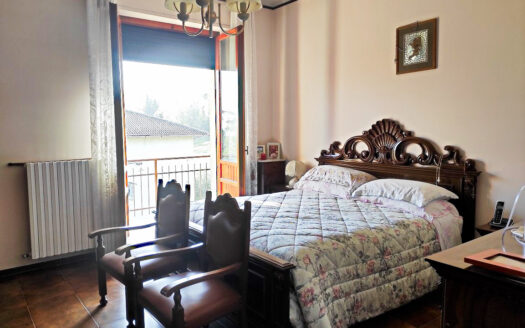 RIF. 913 APPARTAMENTO CON GIARDINO E GARAGE