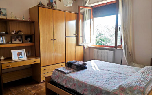 RIF. 913 APPARTAMENTO CON GIARDINO E GARAGE