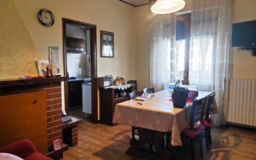 RIF. 913 APPARTAMENTO CON GIARDINO E GARAGE