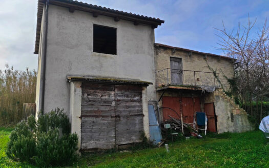 RIF. 922 CASA INDIPENDENTE VERSANTE MACERATA