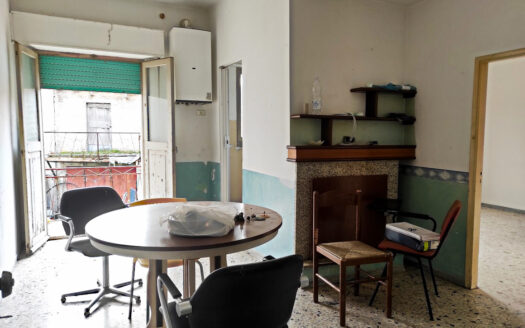 RIF. 922 CASA INDIPENDENTE VERSANTE MACERATA