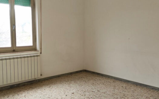 RIF. 922 CASA INDIPENDENTE VERSANTE MACERATA