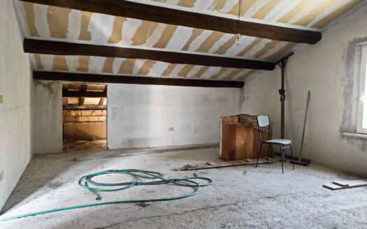 RIF. 922 CASA INDIPENDENTE VERSANTE MACERATA