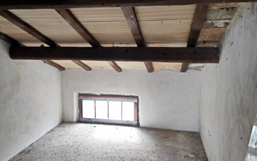 RIF. 922 CASA INDIPENDENTE VERSANTE MACERATA