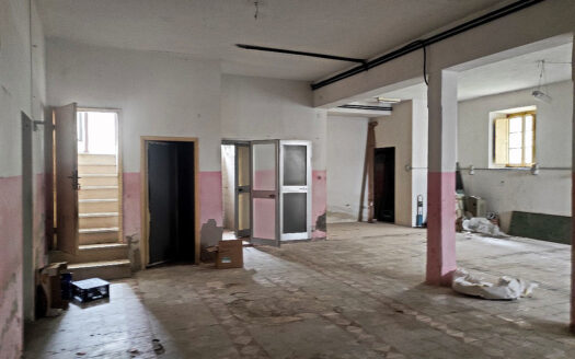 RIF. 922 CASA INDIPENDENTE VERSANTE MACERATA