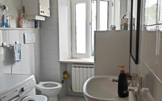 RIF. 922 CASA INDIPENDENTE VERSANTE MACERATA