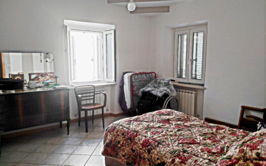 RIF. 922 CASA INDIPENDENTE VERSANTE MACERATA