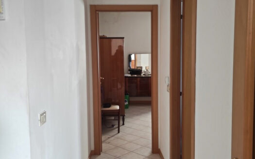 RIF. 922 CASA INDIPENDENTE VERSANTE MACERATA