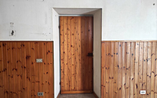 RIF. 922 CASA INDIPENDENTE VERSANTE MACERATA