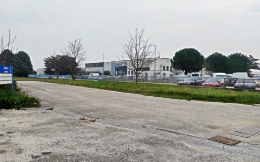 CAPANNONE ZONA Z.I.P.A.