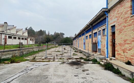 CAPANNONE ZONA Z.I.P.A.