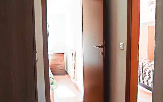 RIF. 24 SOLUZIONE COMPOSTA DA DUE APPARTAMENTI, GARAGE E GIARDINO