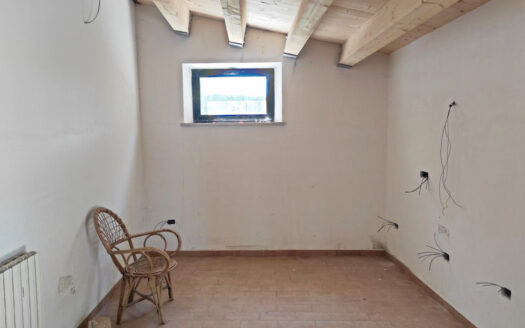 Rif. 46 CASALE RISTRUTTURATO IMMERSO NELLA NATURA, PANORAMA INCOMPARABILE