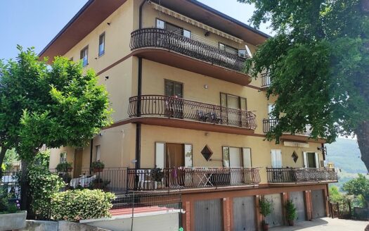 RIF. 943 APPARTAMENTO IN APIRO