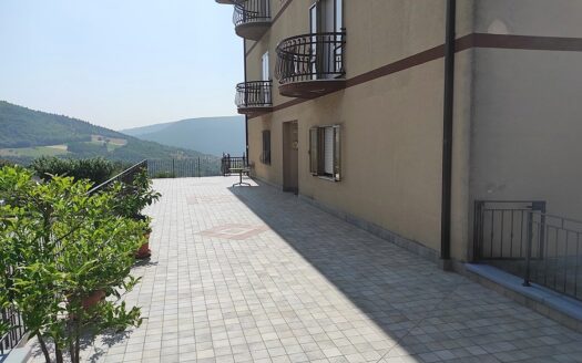 RIF. 943 APPARTAMENTO IN APIRO