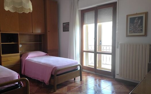 RIF. 943 APPARTAMENTO IN APIRO