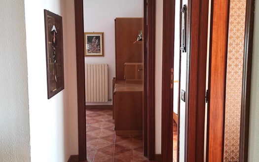 RIF. 943 APPARTAMENTO IN APIRO