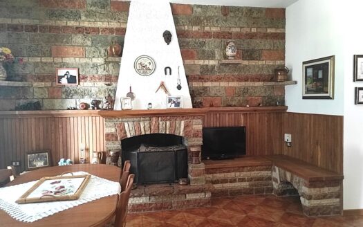 RIF. 943 APPARTAMENTO IN APIRO