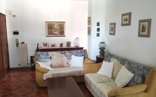 RIF. 943 APPARTAMENTO IN APIRO